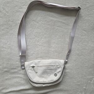 Lululemon All Night Festival Bag *Micro 2L - White Opal
